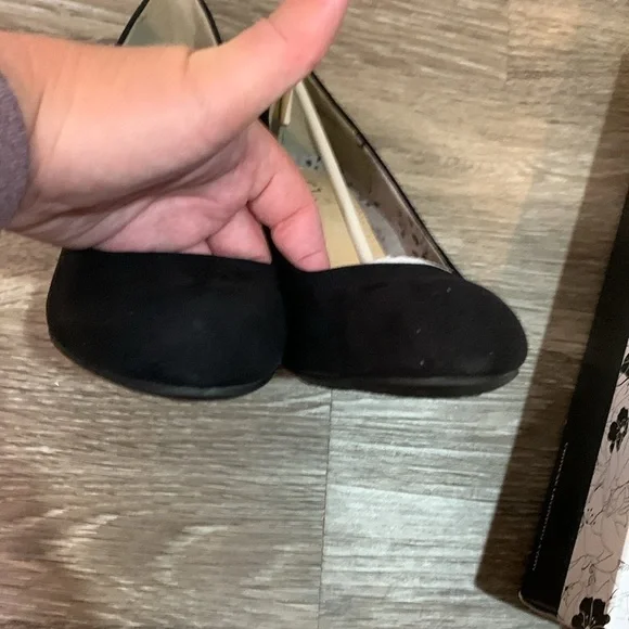 CL by laundry Nanette black suede heels size 8 - Picture 5 of 7